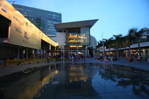 Outlet center at the metro station