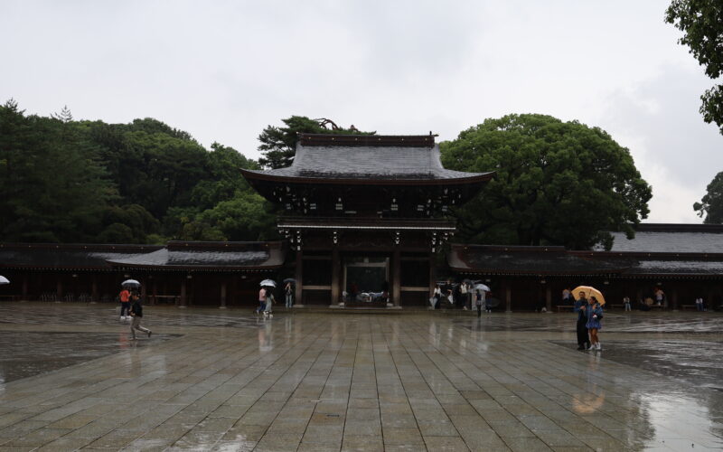 Earthquake, Shrines and a Very Full Train – Day 4
