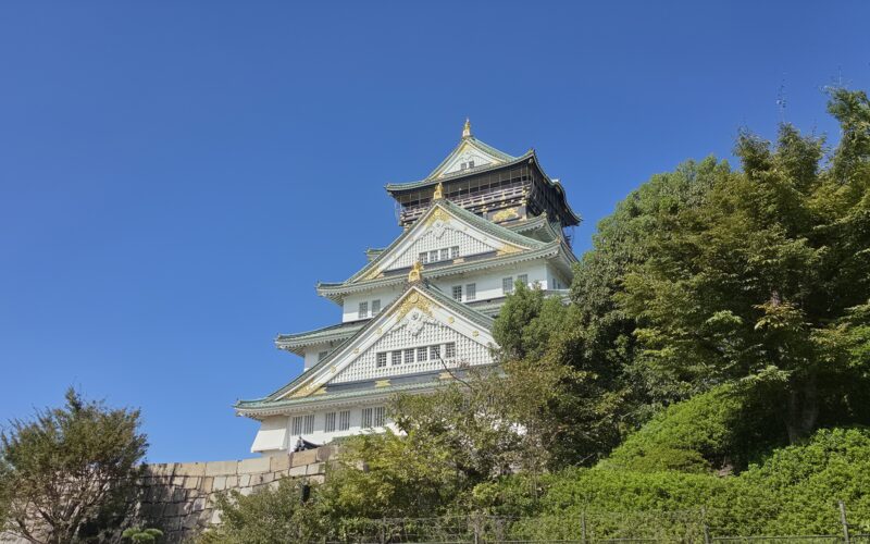 A Premium Train and a Concrete Castle – Day 16