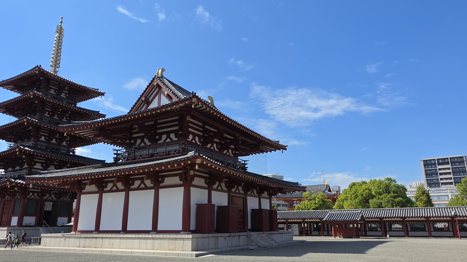 Temples, Towers and Shark Fin Soup – Day 17